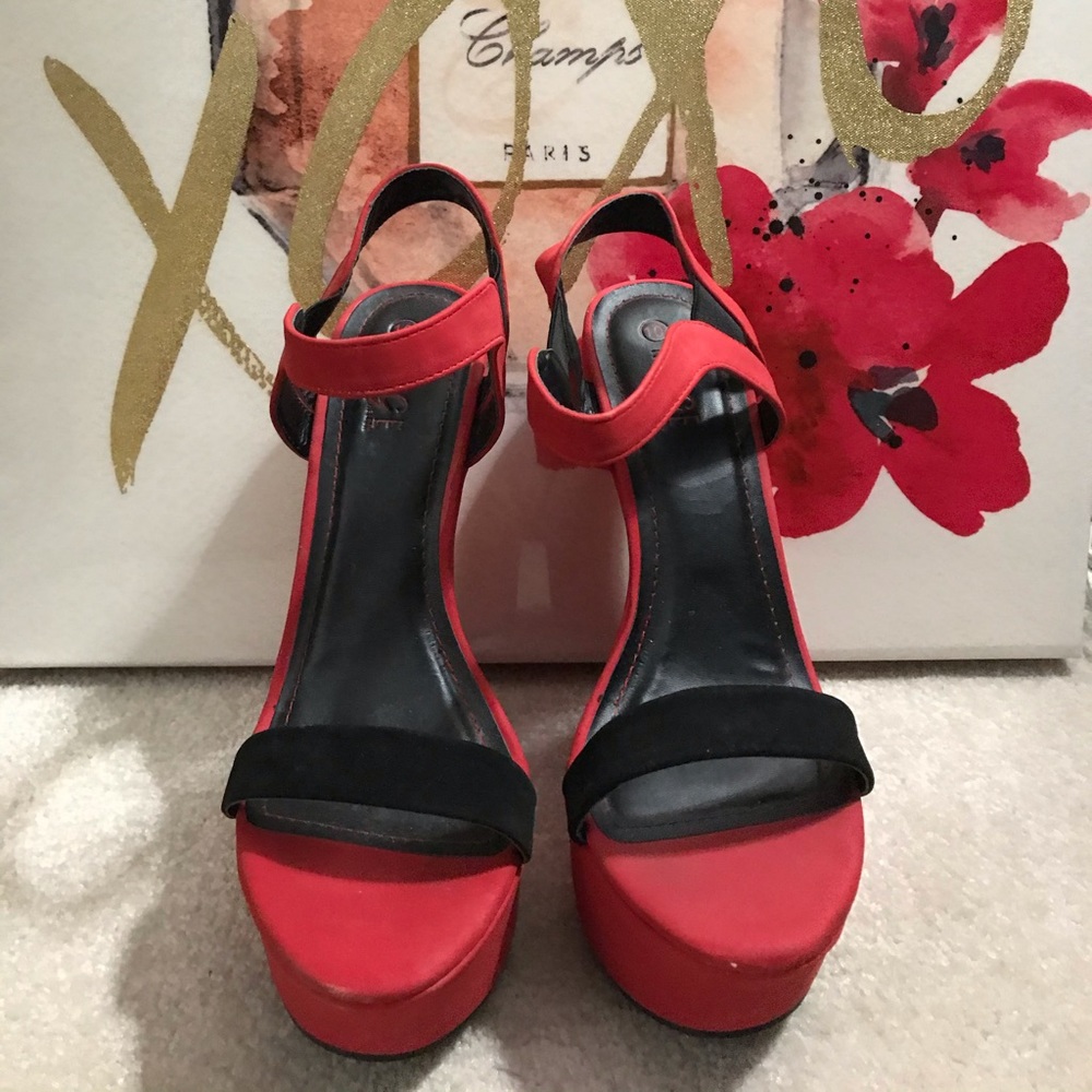 Red Wedges